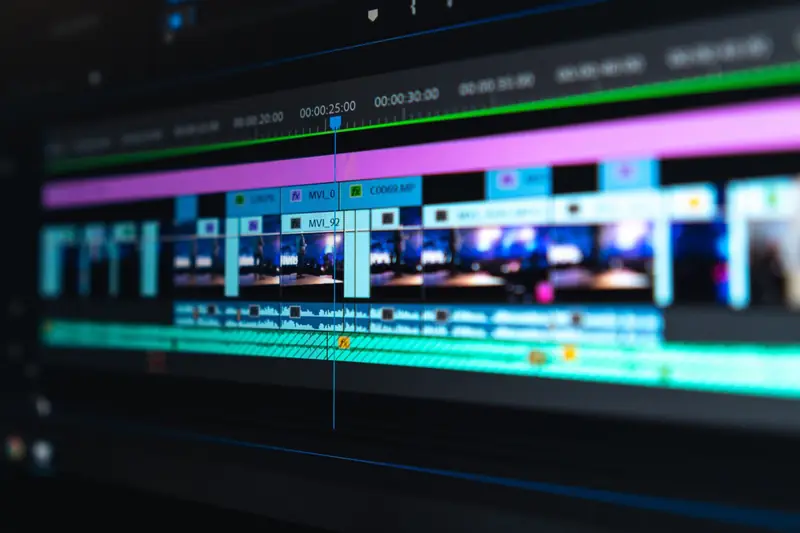 Premiere Pro 如何設定雙語中文/英文版本